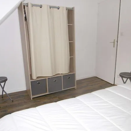 Maisonnette Jikel à 50 M De La